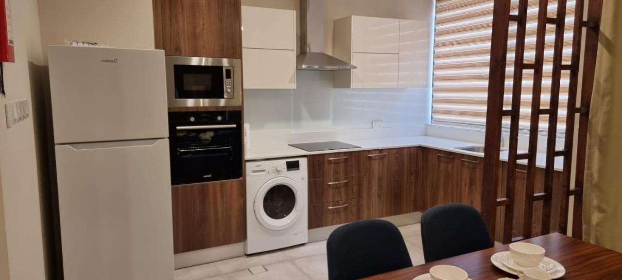 Seino Suites Manama Exteriör bild